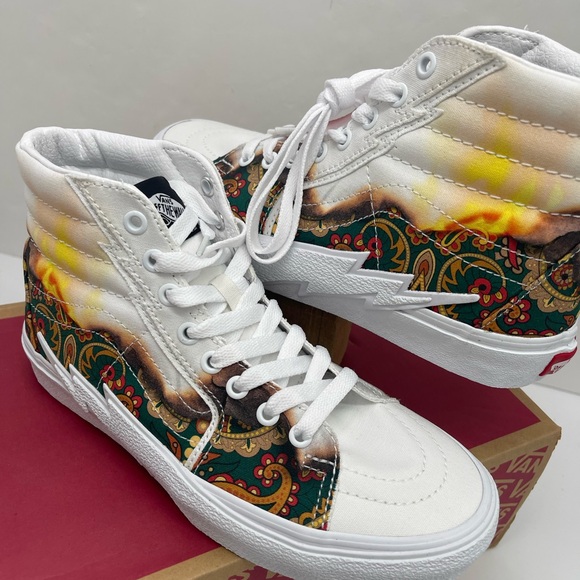 Vans Men’s Sk8-Hi Bolt (Big Reveal) True White/P Sneakers
VN0A5JIVAZQ - Picture 10 of 16